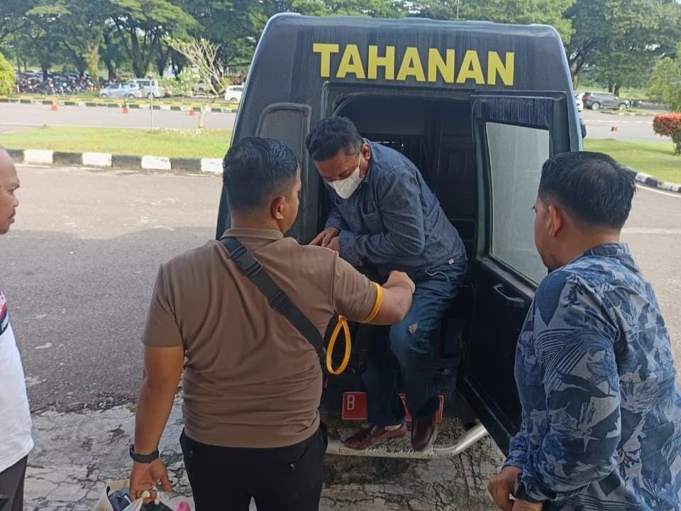 3 Tahun Kabur, DPO Kasus Korupsi asal Riau Ditangkap di Kendari 3 Tahun Kabur, DPO Kasus Korupsi asal Riau Ditangkap di Kendari