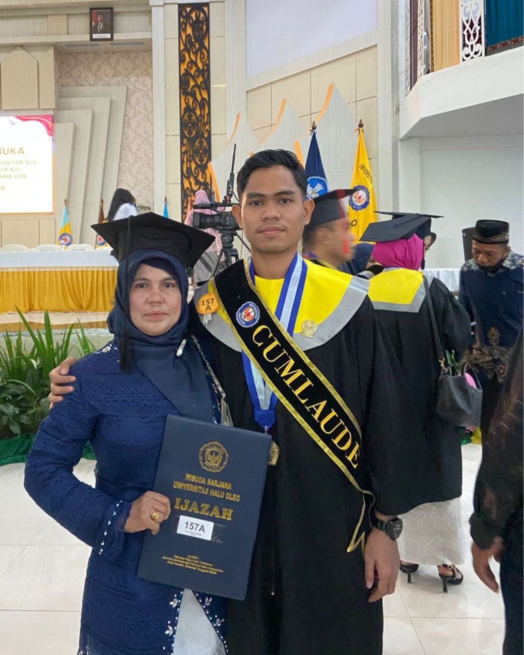 Pemuda asal Baubau Jadi Wisudawan Terbaik UHO Kendari 2025 dengan IPK 3,98 Pemuda asal Baubau Jadi Wisudawan Terbaik UHO Kendari 2025 dengan IPK 3,98