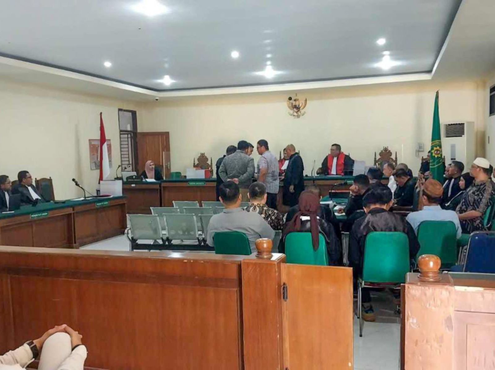 Mantan Cawabup dan Ketua Kadin Kolut Berkali-Kali Mangkir di Sidang Korupsi Tambang Mantan Cawabup dan Ketua Kadin Kolut Berkali-Kali Mangkir di Sidang Korupsi Tambang