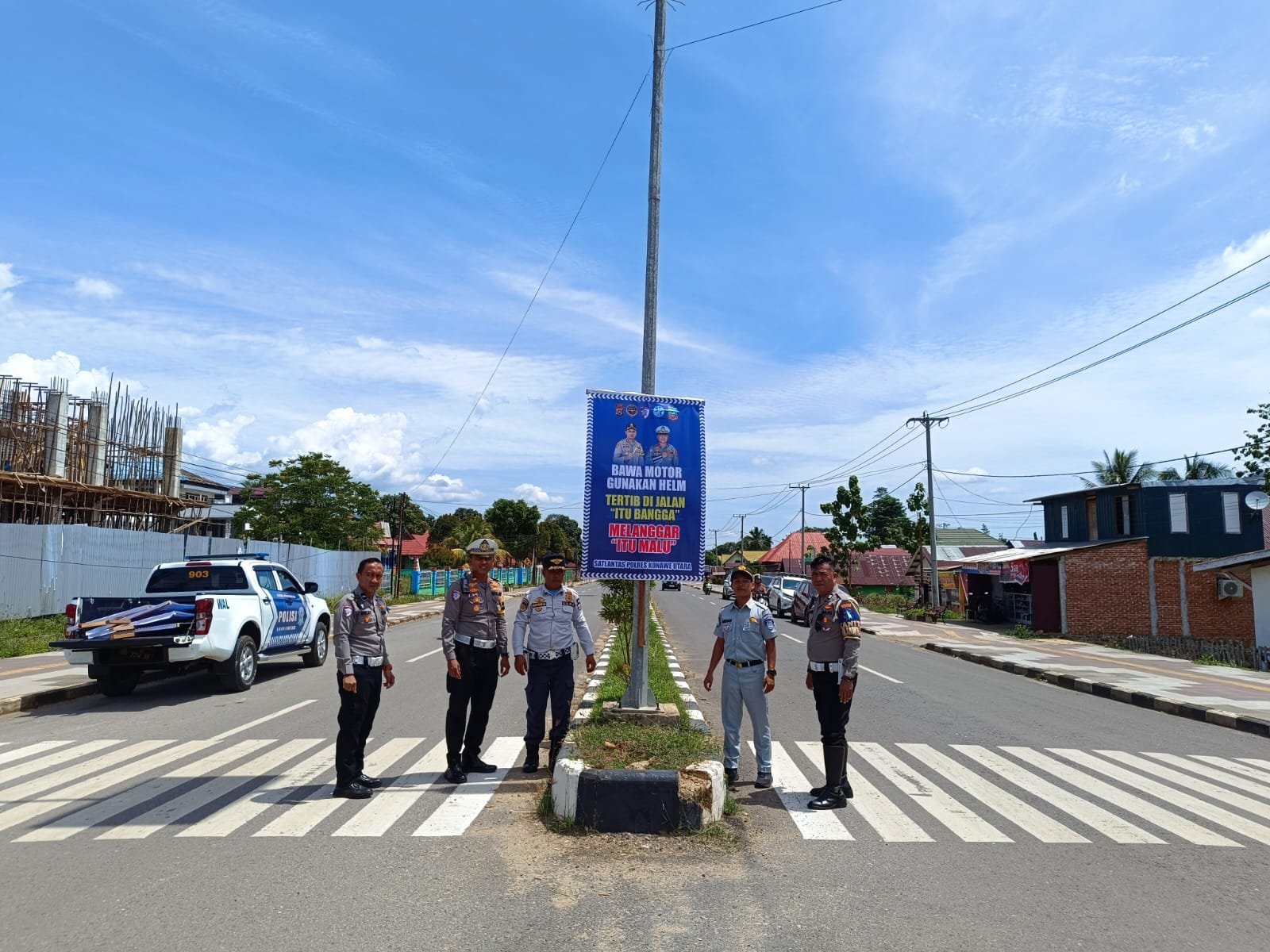 Satlantas Polres Konut Tebar Puluhan Baliho Keselamatan pada Operasi Zebra Anoa 2025 Satlantas Polres Konut Tebar Puluhan Baliho Keselamatan pada Operasi Zebra Anoa 2025