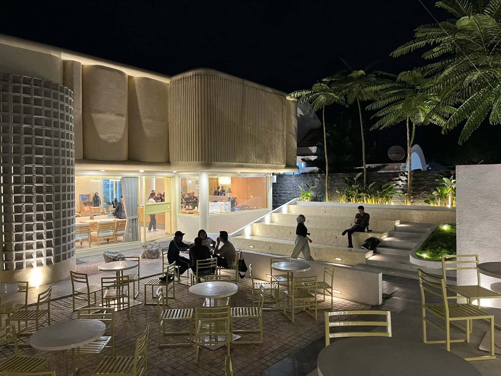 Wajah Baru Ramai Semeja Kendari Hadir dengan Fasilitas dan Menu Lebih Lengkap Wajah Baru Ramai Semeja Kendari Hadir dengan Fasilitas dan Menu Lebih Lengkap