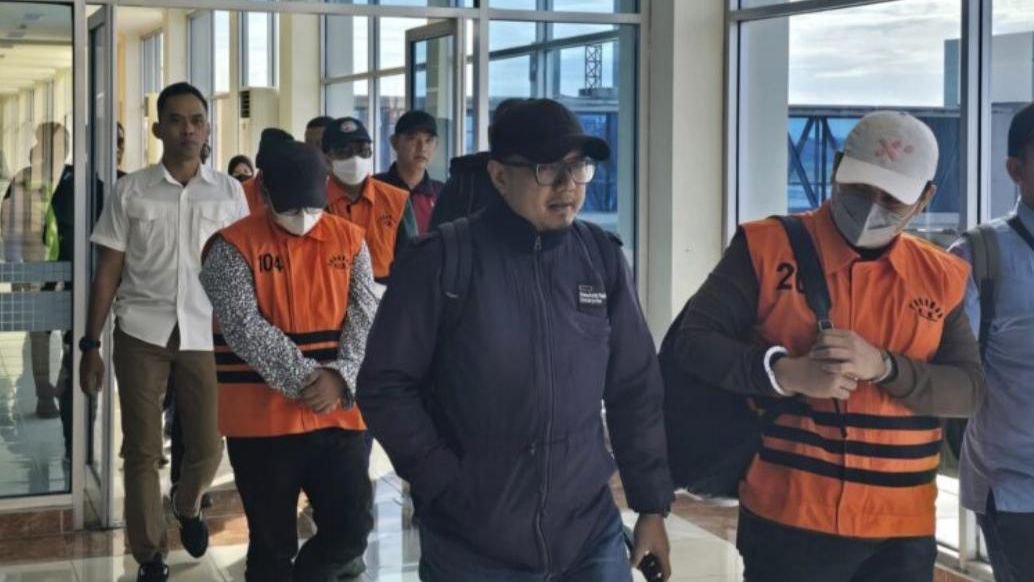 KPK Pindahkan Tahanan Abdul Azis ke Rutan Kendari KPK Pindahkan Tahanan Abdul Azis ke Rutan Kendari