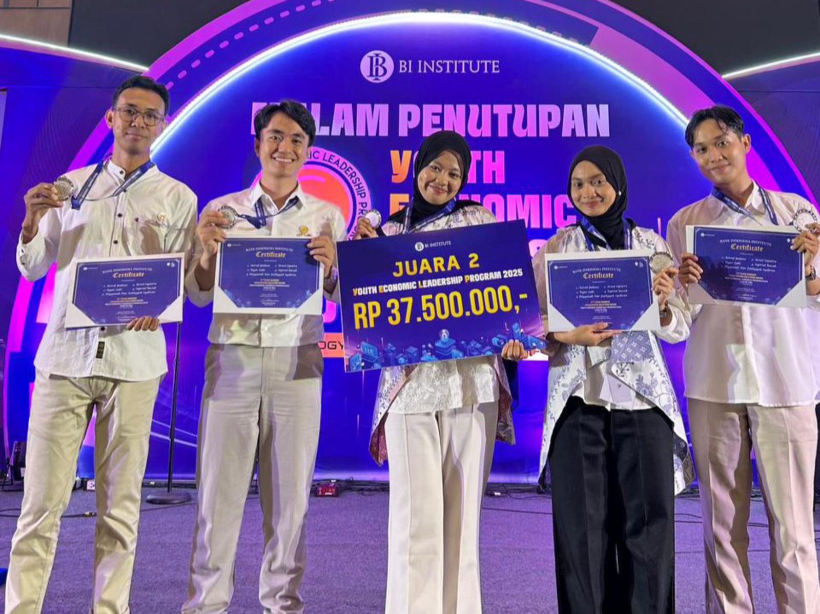 GenBI Sultra Raih Juara 2 pada Ajang YELP 2025 di Yogyakarta GenBI Sultra Raih Juara 2 pada Ajang YELP 2025 di Yogyakarta