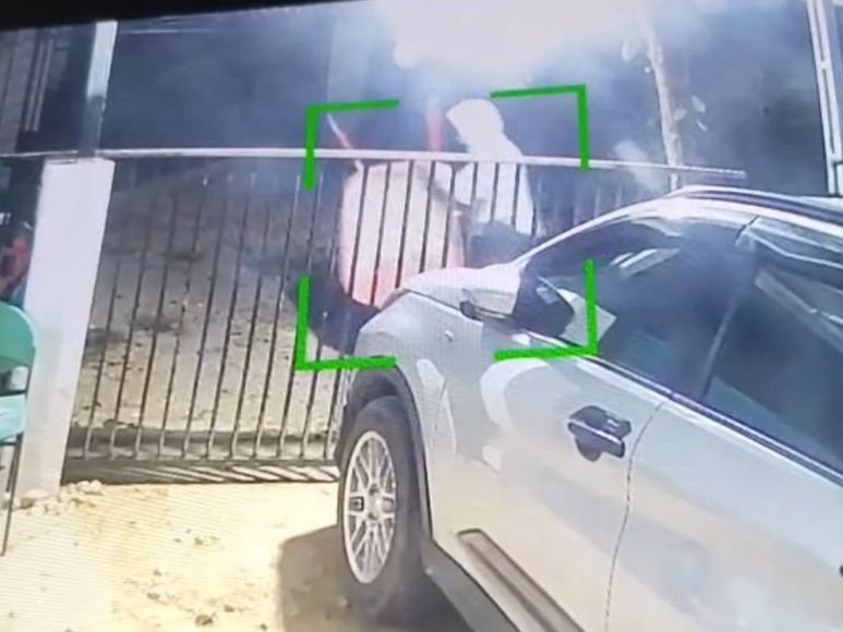 Aksi Pencurian Arco Terekam CCTV di Perumahan Kendari, Warga Resah Aksi Pencurian Arco Terekam CCTV di Perumahan Kendari, Warga Resah