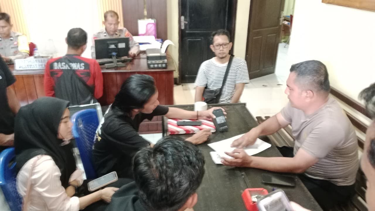 Sejumlah Atlet Diduga Jadi Korban Penipuan Giat Dema Beraksi Night Run di Kendari Sejumlah Atlet Diduga Jadi Korban Penipuan Giat Dema Beraksi Night Run di Kendari