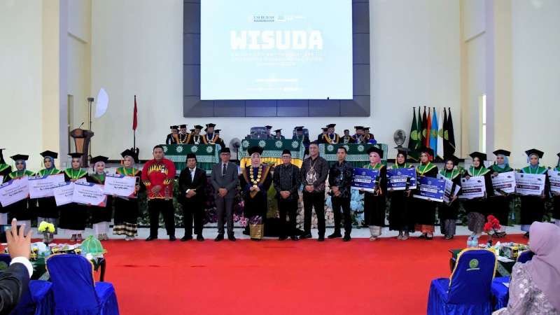 Yunu dan Sarmila Jadi Lulusan Terbaik UM Buton dengan IPK Sempurna 4,00 Yunu dan Sarmila Jadi Lulusan Terbaik UM Buton dengan IPK Sempurna 4,00