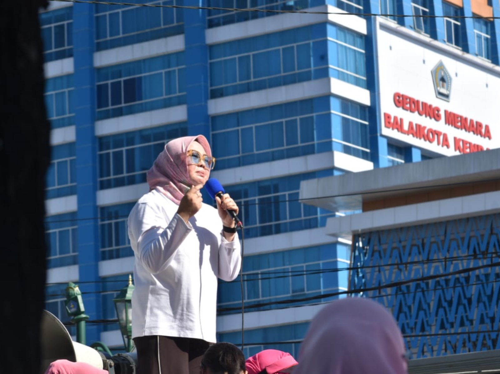 Wali Kota Kendari Serukan Solidaritas Perempuan Bergandengan Cegah Kekerasan Wali Kota Kendari Serukan Solidaritas Perempuan Bergandengan Cegah Kekerasan