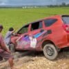 Diduga Sopir Mengantuk, Mobil di Bombana Masuk Sawah