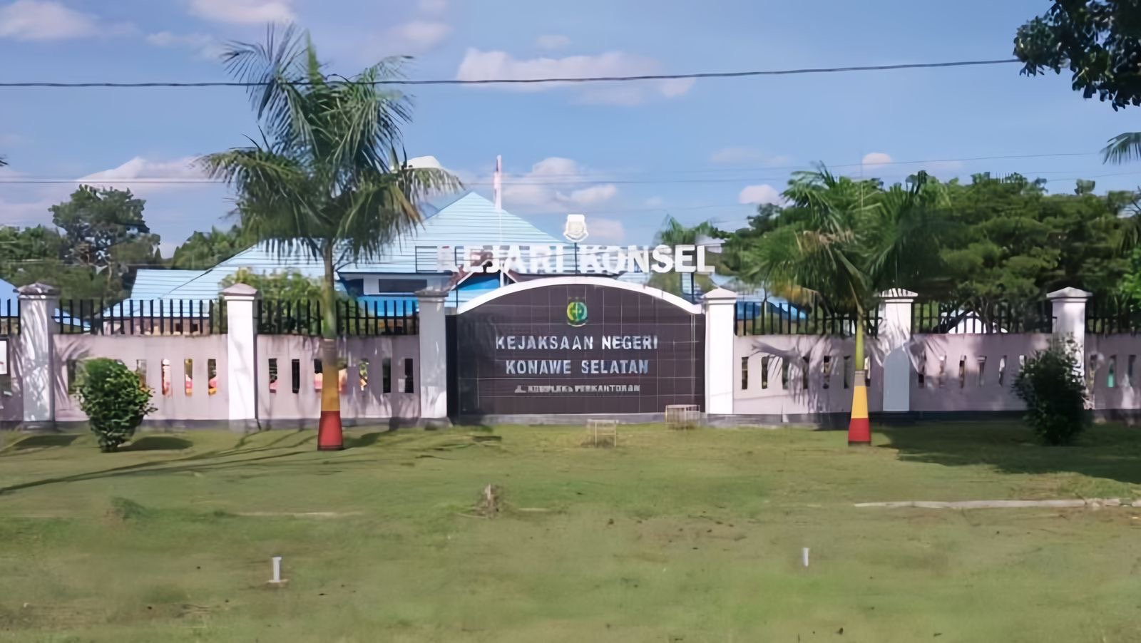 Dugaan Tindak Pidana Korupsi, LPJ Dana Desa Langgapulu 4 Tahun Anggaran Dilaporkan ke Kejari Konsel Dugaan Tindak Pidana Korupsi, LPJ Dana Desa Langgapulu 4 Tahun Anggaran Dilaporkan ke Kejari Konsel