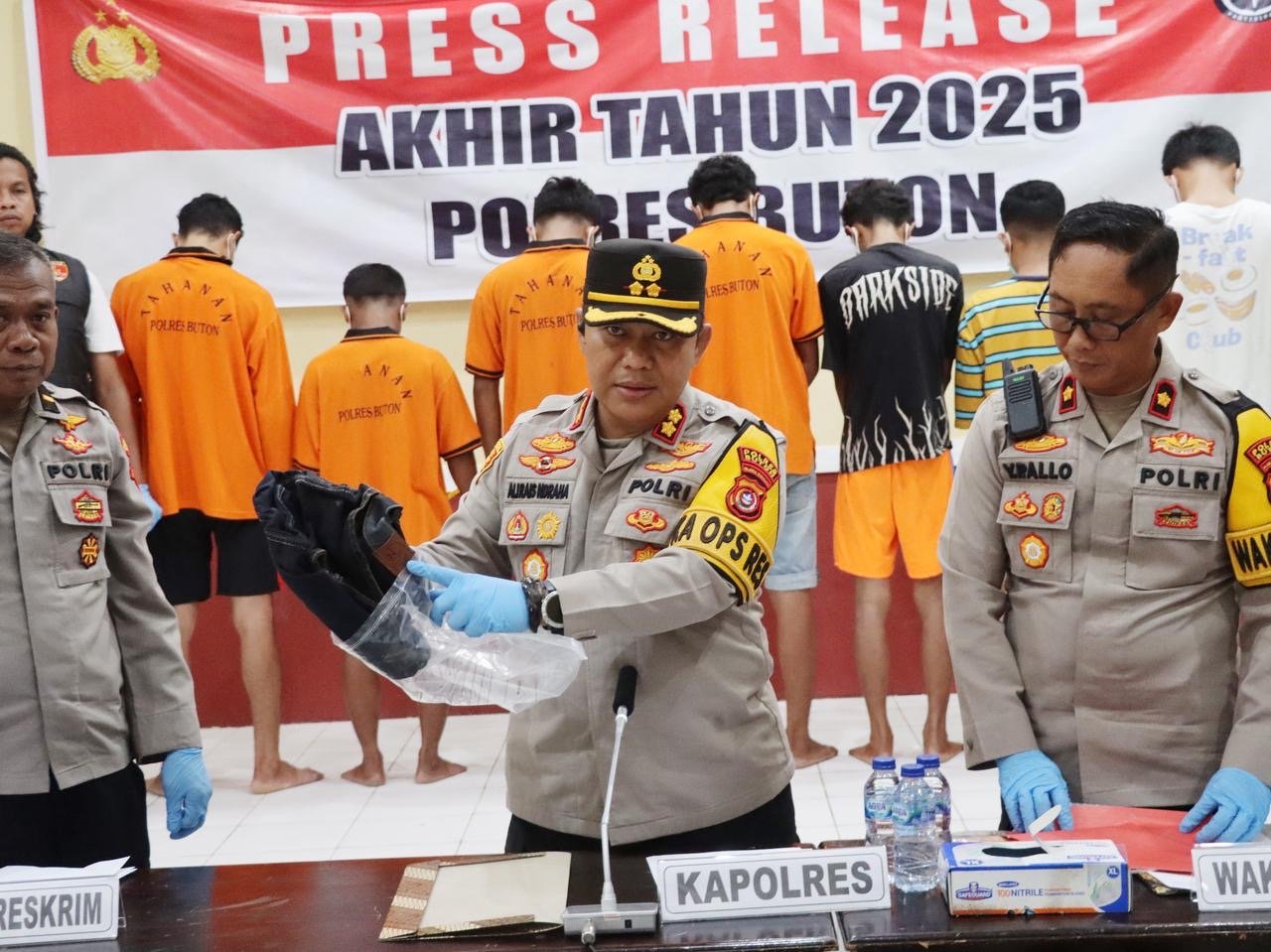 Dendam Lama Picu Penikaman Remaja di Acara Joget Buton, 7 Pelaku Ditangkap Dendam Lama Picu Penikaman Remaja di Acara Joget Buton, 7 Pelaku Ditangkap