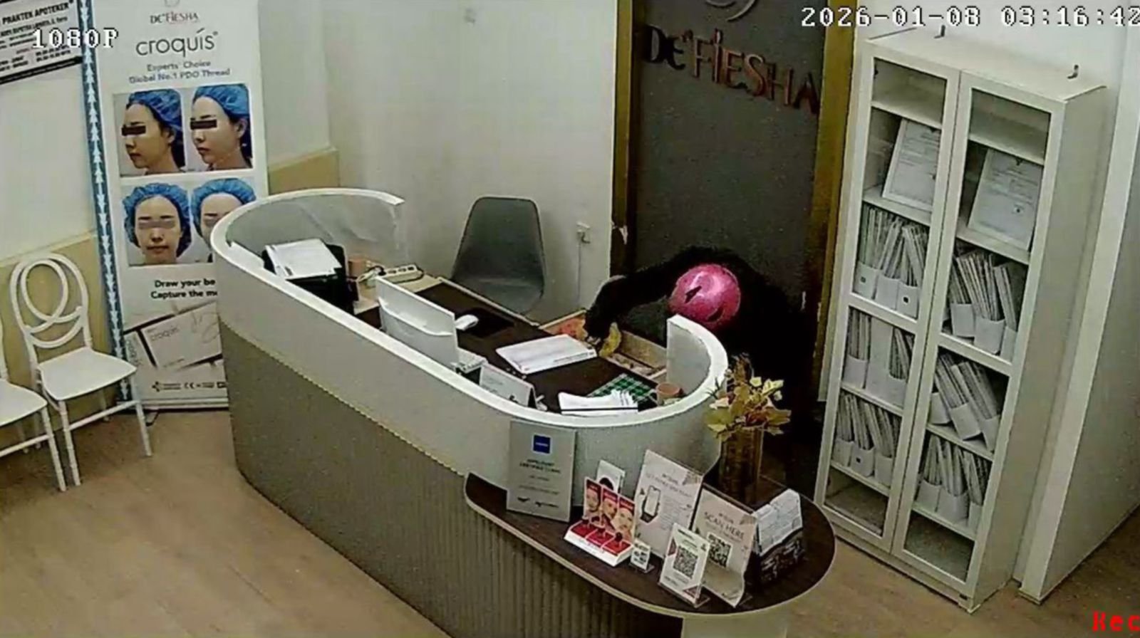 Klinik Kecantikan di Kendari Disatroni Maling, HP dan Dispenser Raib Klinik Kecantikan di Kendari Disatroni Maling, HP dan Dispenser Raib