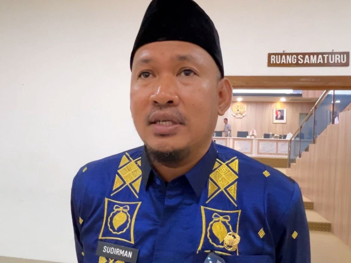 Wakil Wali Kota Kendari Ingatkan Camat dan Lurah Tak Saling Lempar Tanggung Jawab soal Sampah Wakil Wali Kota Kendari Ingatkan Camat dan Lurah Tak Saling Lempar Tanggung Jawab soal Sampah