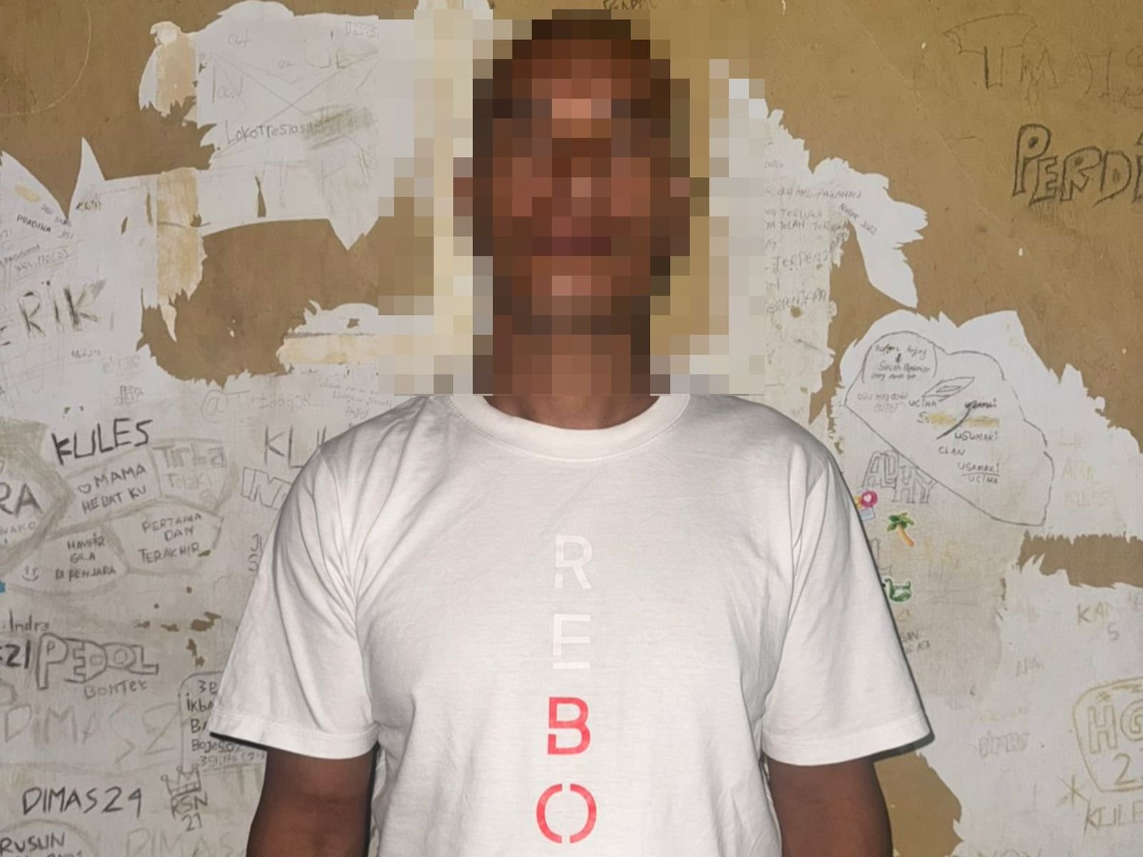 Wanita di Kendari Dianiaya Pacar Gegara Ketahuan Pesta Miras dengan Pria Lain Wanita di Kendari Dianiaya Pacar Gegara Ketahuan Pesta Miras dengan Pria Lain