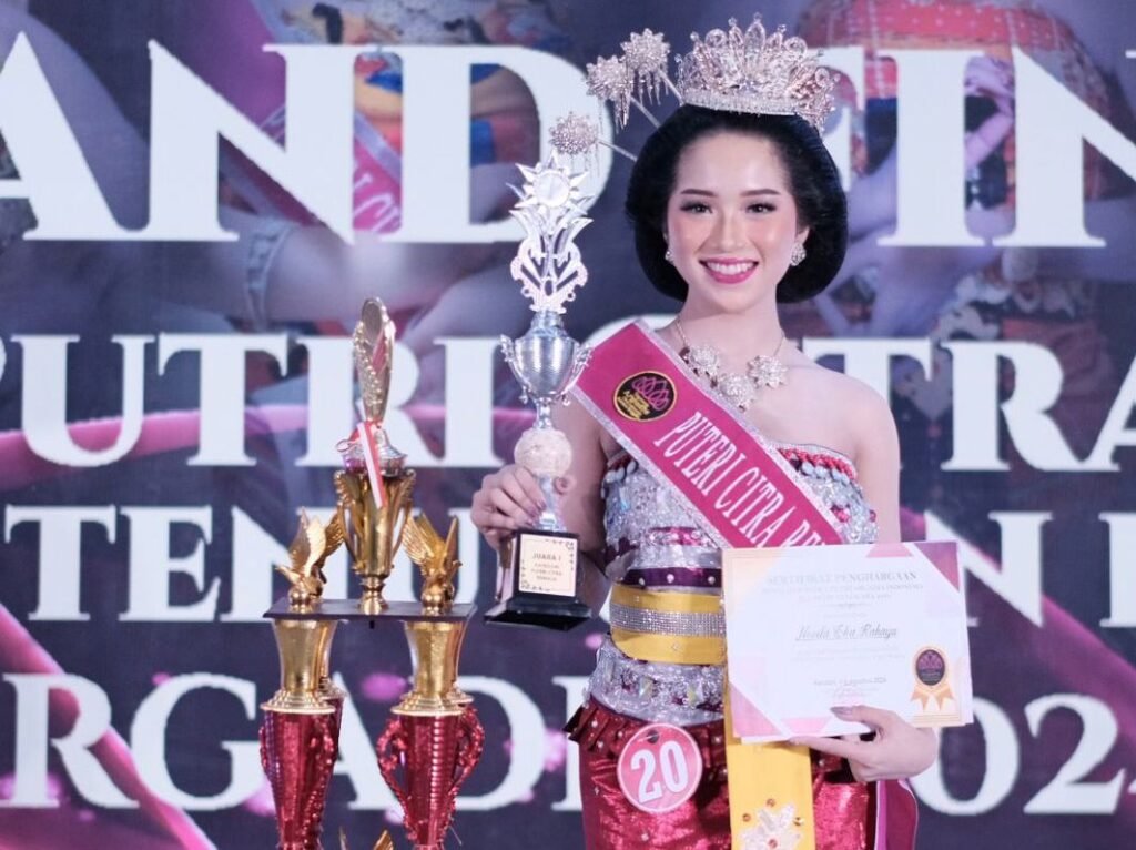 Novila Eka asal Kabupaten Kolaka dalam capaian menjadi Putri Citra Remaja Sultra 2024.