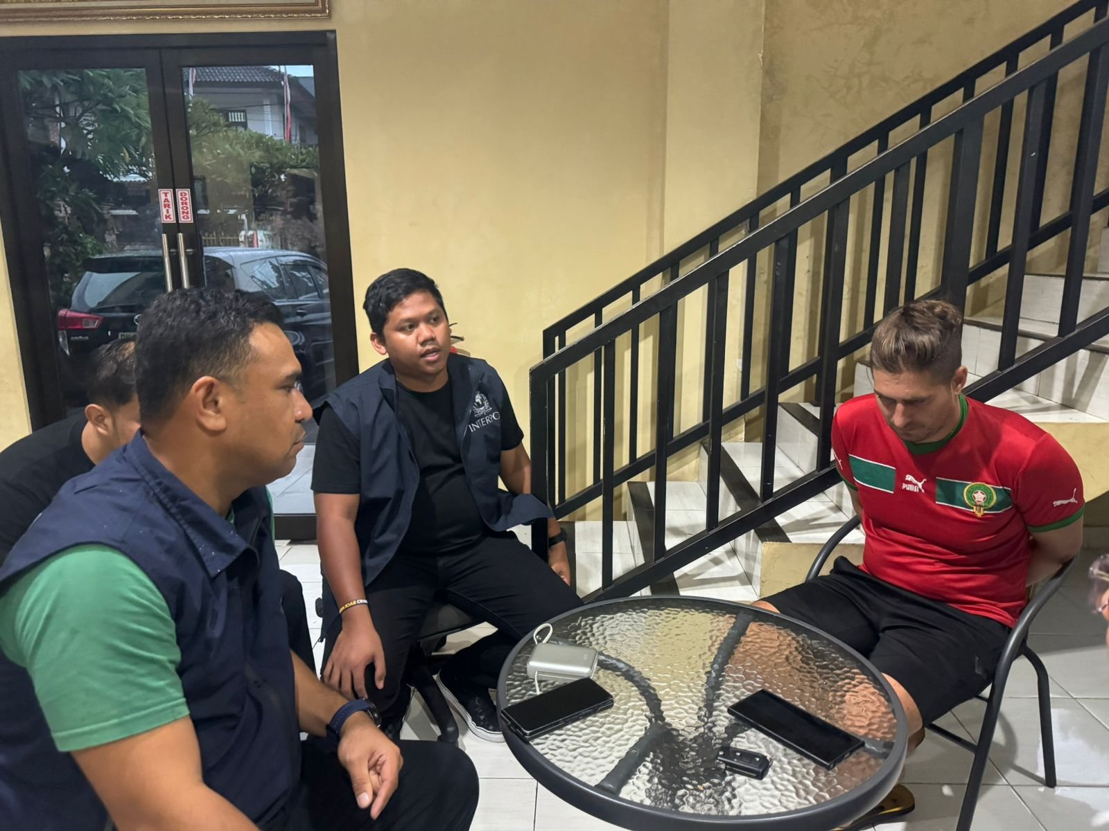 Eks Kasat Reskrim Polresta Kendari Terlibat Operasi Internasional, Ringkus Buronan Eropa di Bali Eks Kasat Reskrim Polresta Kendari Terlibat Operasi Internasional, Ringkus Buronan Eropa di Bali