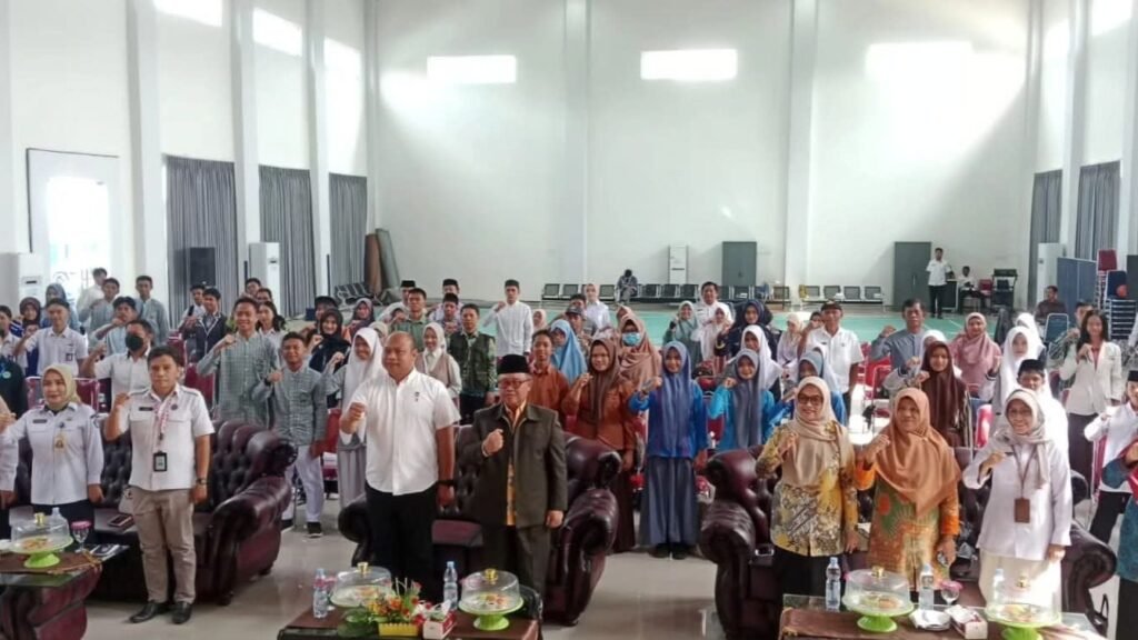 Talk Show Pencegahan Penyalahgunaan Narkoba dan Penguatan Karakter Generasi Muda Menuju Indonesia Emas yang digelar di Aula Kantor Dinas Pendidikan (Dikbud) Sultra.