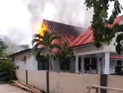 Kantor Dinas Pendidikan dan Kebudayaan Kabupaten Wakatobi Terbakar, Polisi Pasang Garis Pengaman