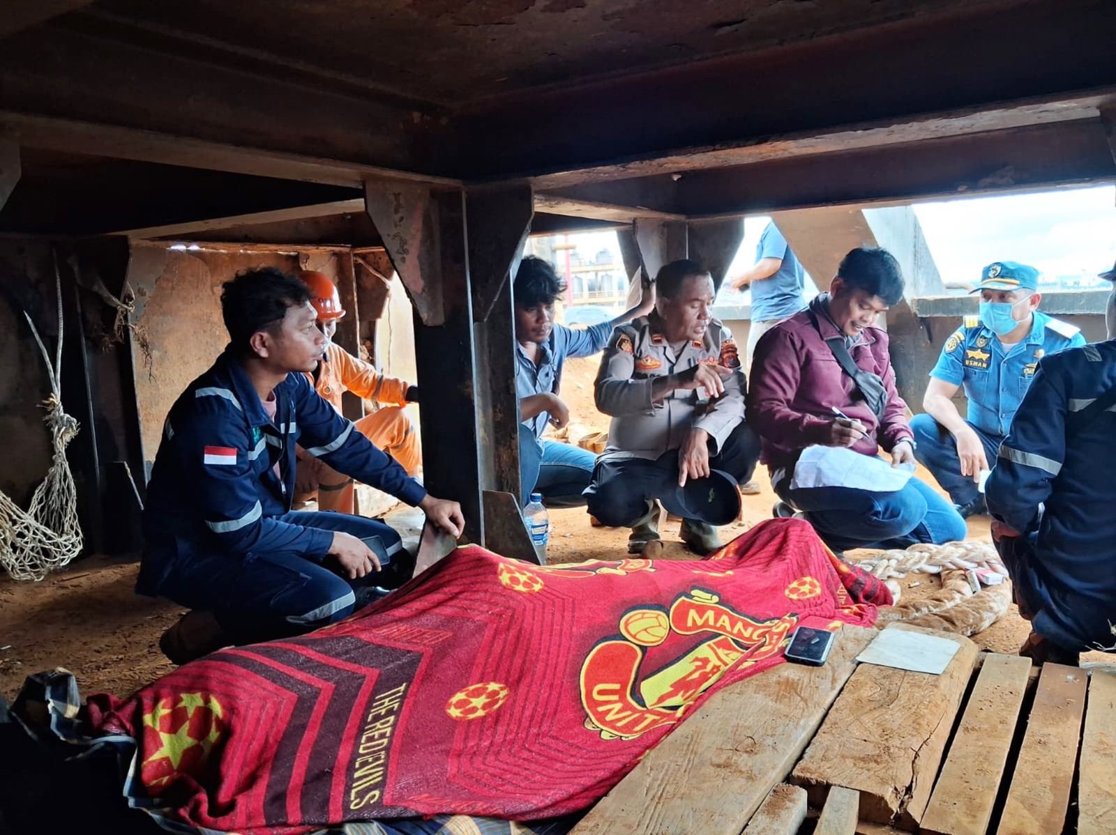 ABK Ditemukan Meninggal di Pelabuhan Lalimbue Jaya, Konawe ABK Ditemukan Meninggal di Pelabuhan Lalimbue Jaya, Konawe