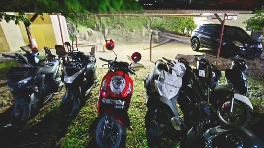Barang bukti sepeda motor disita dari penadah barang curian di Desa Moramo, Kecamatan Moramo, Kabupaten Konawe Selatan (Konsel), Sulawesi Tenggara (Sultra).