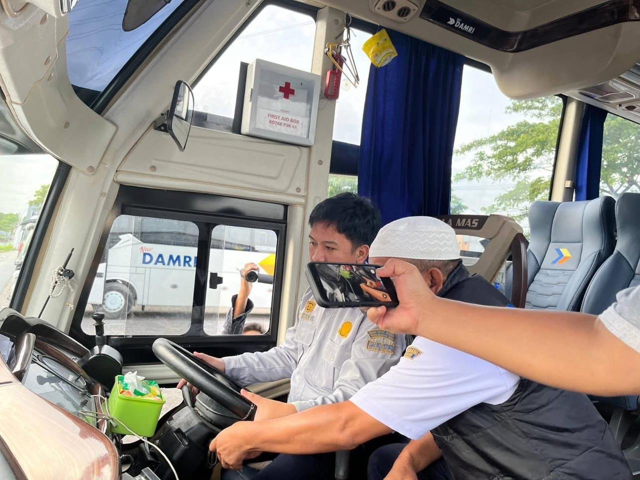 Sejumlah Armada Angkutan Darat di Kendari Lakukan Ramp Check Jelang Idulfitri 2026 Sejumlah Armada Angkutan Darat di Kendari Lakukan Ramp Check Jelang Idulfitri 2026