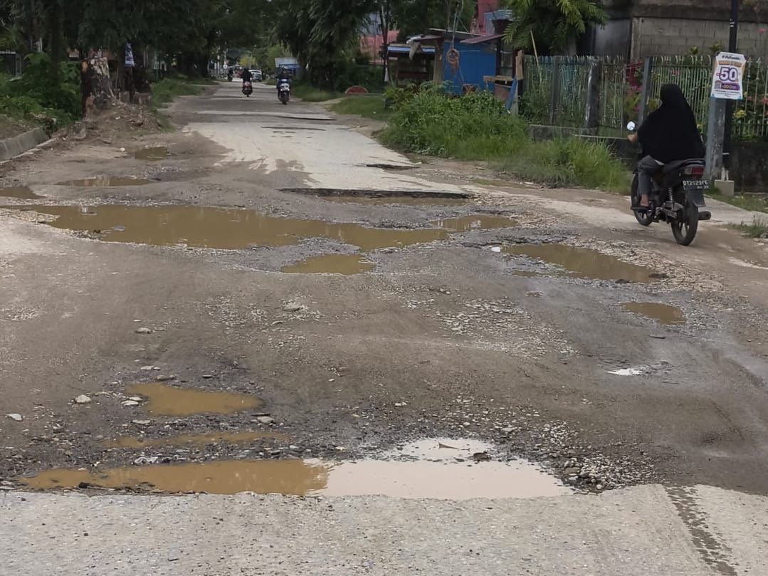 Jalan Kancil Kendari Rusak Parah, Ancam Keselamatan Pengendara Jalan Kancil Kendari Rusak Parah, Ancam Keselamatan Pengendara