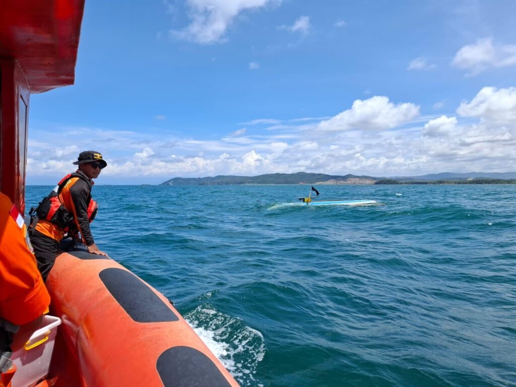Longboat yang digunakan nelayan bernama Mahdi (47) di Kabupaten Kolaka saat ditemukan Tim SAR Gabungan.