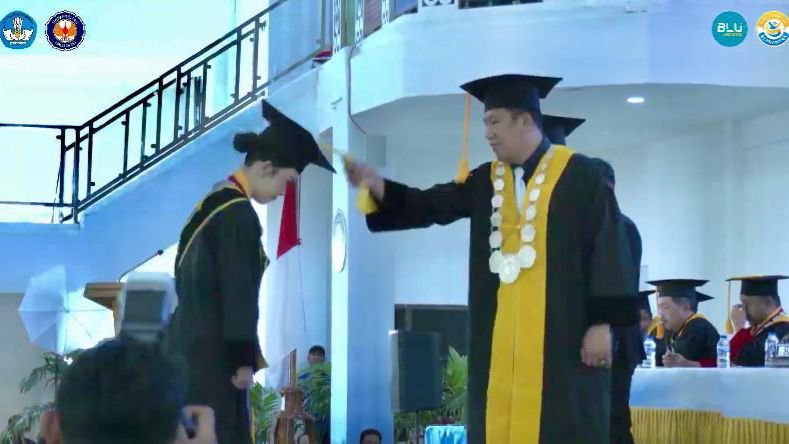 UHO Kendari Kembali Cetak 767 Wisudawan UHO Kendari Kembali Cetak 767 Wisudawan