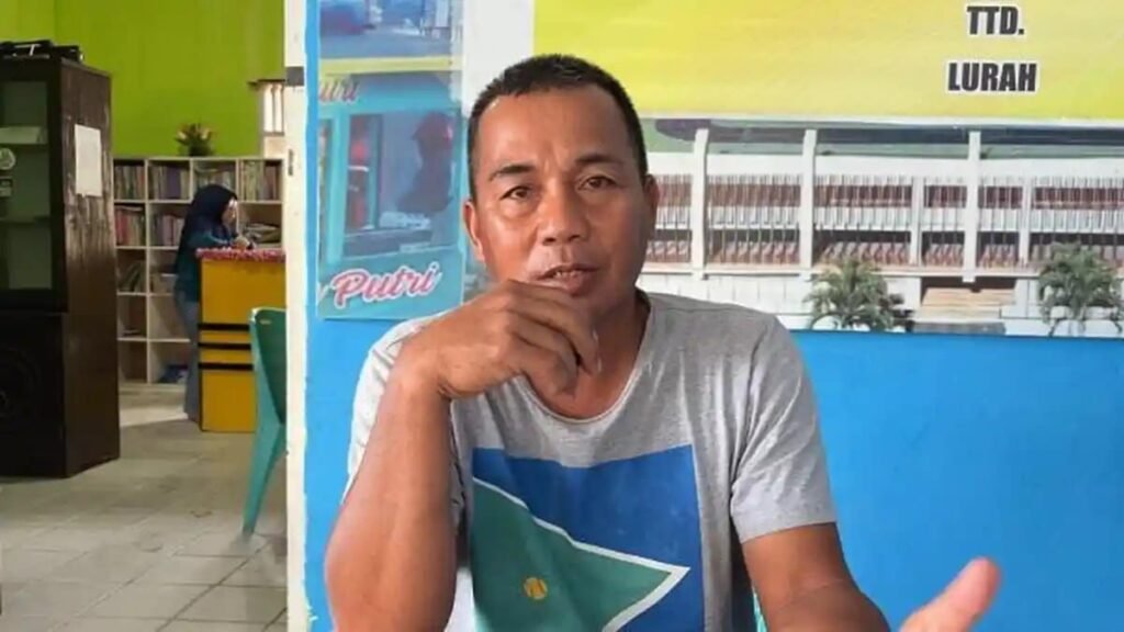 Lurah Korumba, Harun Barlian.