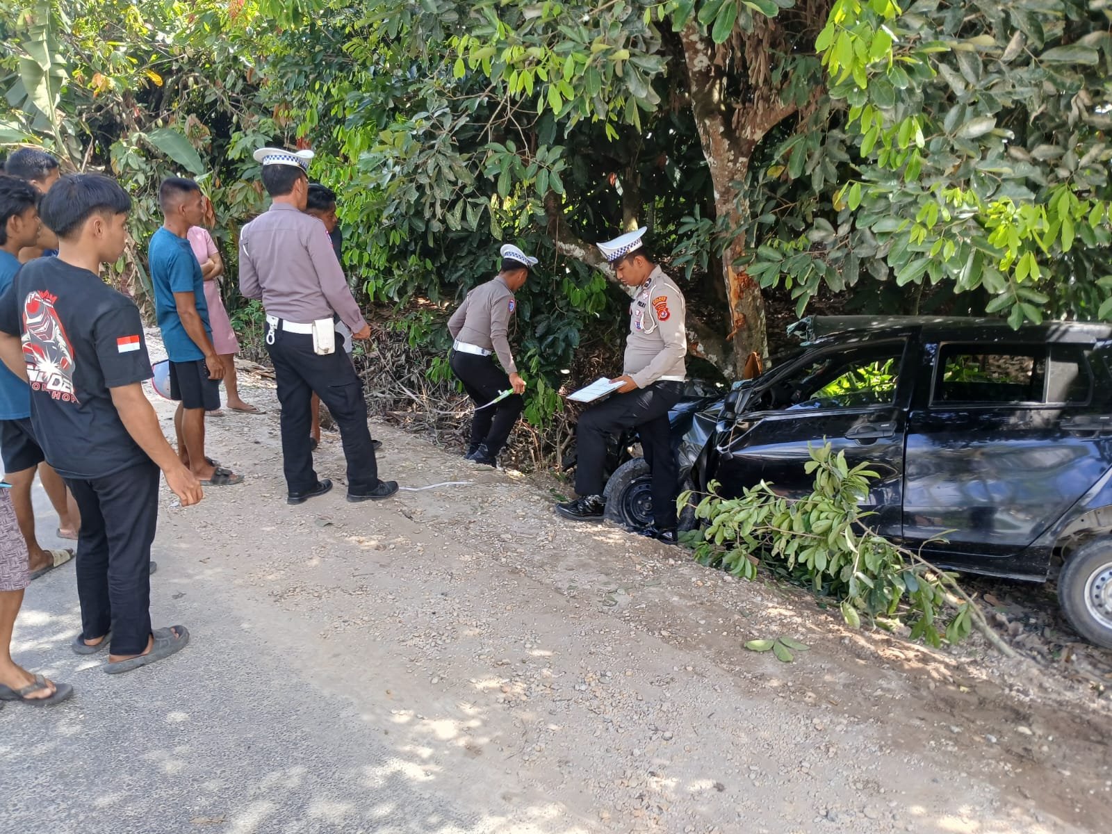 Mobil dan Motor Kecelakaan di Mowila, Konsel, 2 Orang Meninggal Seketika Mobil dan Motor Kecelakaan di Mowila, Konsel, 2 Orang Meninggal Seketika