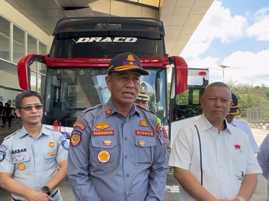 Kepala Dinas Perhubungan (Dishub) Kota Kendari, Paminuddin usai PO Borlindo meresmikan tiga rute di Terminal Tipe A Puuwatu Kendari.