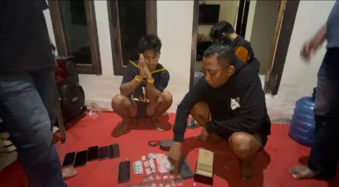 Edarkan Sinte ke Remaja dan Pelajar, Pemuda di Kendari Ditangkap Polisi Edarkan Sinte ke Remaja dan Pelajar, Pemuda di Kendari Ditangkap Polisi