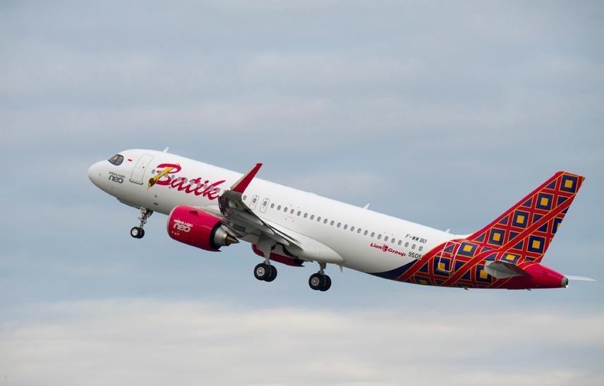 Cuaca Buruk, Pesawat Batik Air Jakarta – Kendari Sempat Batal Mendarat Cuaca Buruk, Pesawat Batik Air Jakarta – Kendari Sempat Batal Mendarat