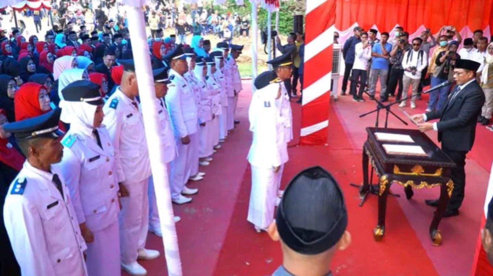 Bukan Sekadar Seremonial, Pelantikan Pejabat Konawe di TPA Tuai Sorotan Publik Bukan Sekadar Seremonial, Pelantikan Pejabat Konawe di TPA Tuai Sorotan Publik