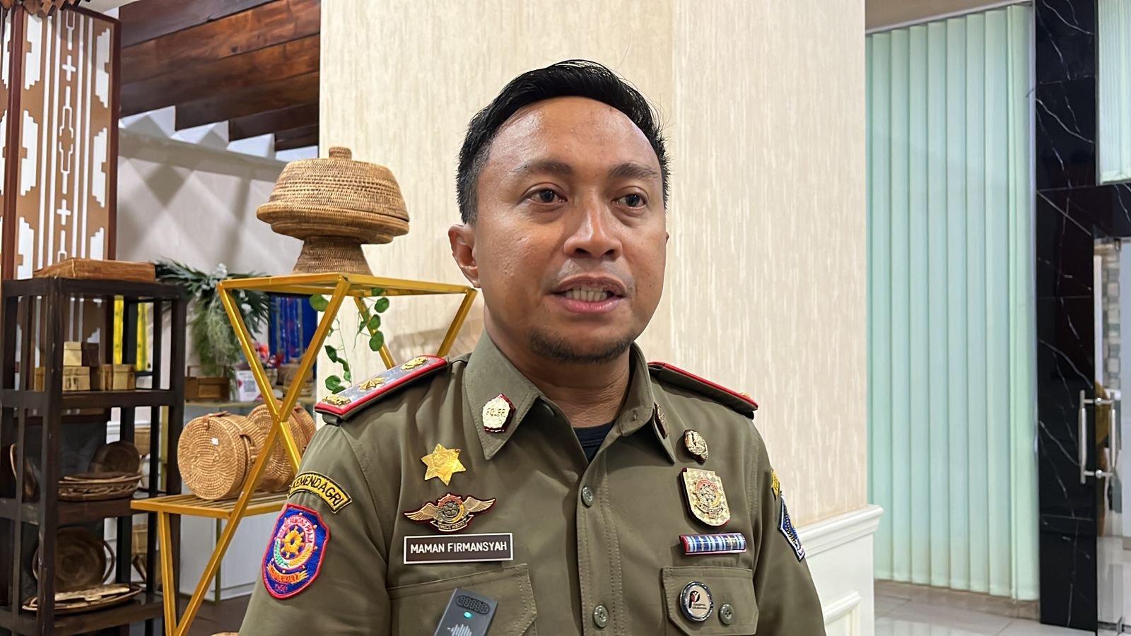 Kasatpol PP Kendari Tegaskan Sanksi Pencabutan Izin Usaha bagi Pelanggar SE Ramadan Kasatpol PP Kendari Tegaskan Sanksi Pencabutan Izin Usaha bagi Pelanggar SE Ramadan