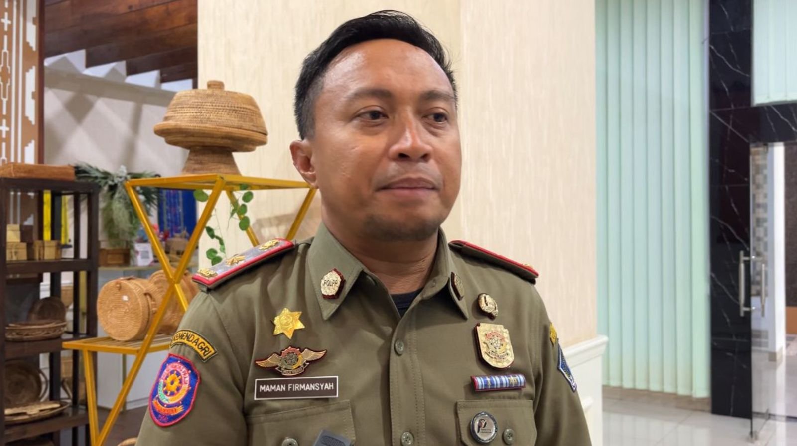 Warga Kendari Diminta Aktif Laporkan Pelanggar SE Ramadan, Bisa Hubungi 112 Warga Kendari Diminta Aktif Laporkan Pelanggar SE Ramadan, Bisa Hubungi 112