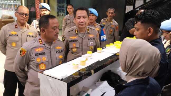 Tindaklanjuti Arahan Kapolri Terkait Pencegahan Narkotika, Polda Sultra Laksanakan Tes Urine Mendadak