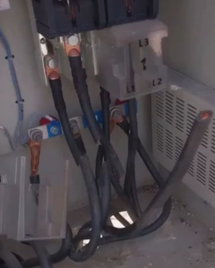 Aksi Pencurian Kabel di Konsel Gagal, Pelaku Kesetrum dan Tinggalkan Jejak Darah di TKP Aksi Pencurian Kabel di Konsel Gagal, Pelaku Kesetrum dan Tinggalkan Jejak Darah di TKP