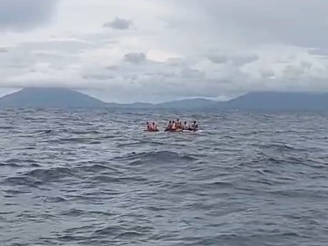 6 ABK Kapal yang Tenggelam di Perairan Bambaea Bombana Ditemukan Selamat 6 ABK Kapal yang Tenggelam di Perairan Bambaea Bombana Ditemukan Selamat