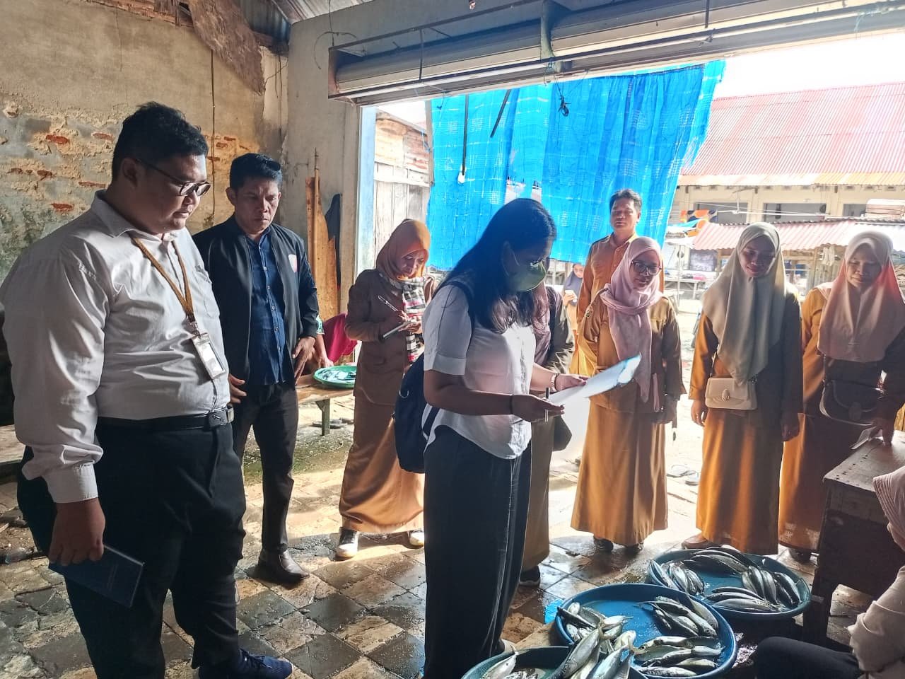 Pastikan Harga Wajar dan Stok Aman, Polres dan Disperindag Wakatobi Sisir Pasar Pagi Wanci Pastikan Harga Wajar dan Stok Aman, Polres dan Disperindag Wakatobi Sisir Pasar Pagi Wanci