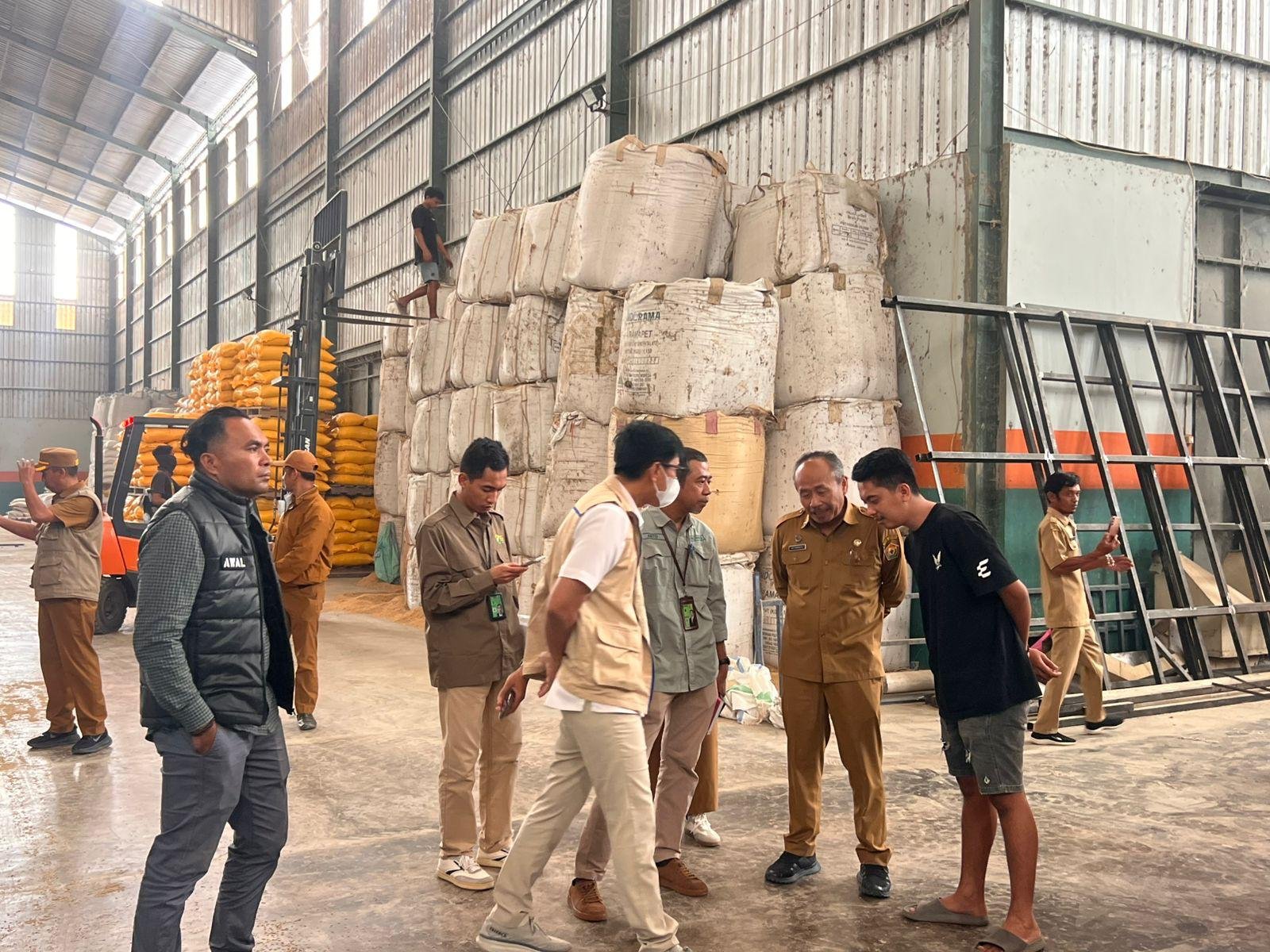 Polres Konsel Sidak Harga Bahan Pokok di Pasar, Pedagang Nakal Bakal Ditindak Tegas Polres Konsel Sidak Harga Bahan Pokok di Pasar, Pedagang Nakal Bakal Ditindak Tegas