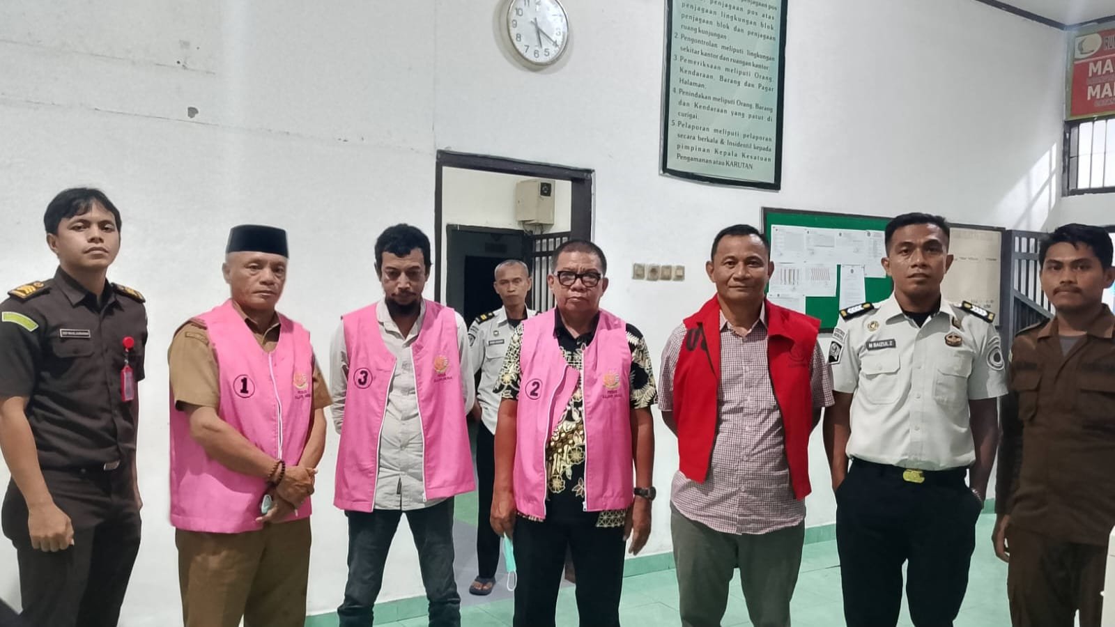 Korupsi Pembangunan Stadion Motewe, Kejari Muna Tangkap 3 Kadis dan 1 Kontraktor Korupsi Pembangunan Stadion Motewe, Kejari Muna Tangkap 3 Kadis dan 1 Kontraktor