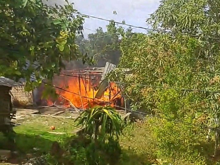 Rumah Warga Desa Polindu Buteng Ludes Terbakar, Azhari Janjikan Bantuan Rumah Warga Desa Polindu Buteng Ludes Terbakar, Azhari Janjikan Bantuan