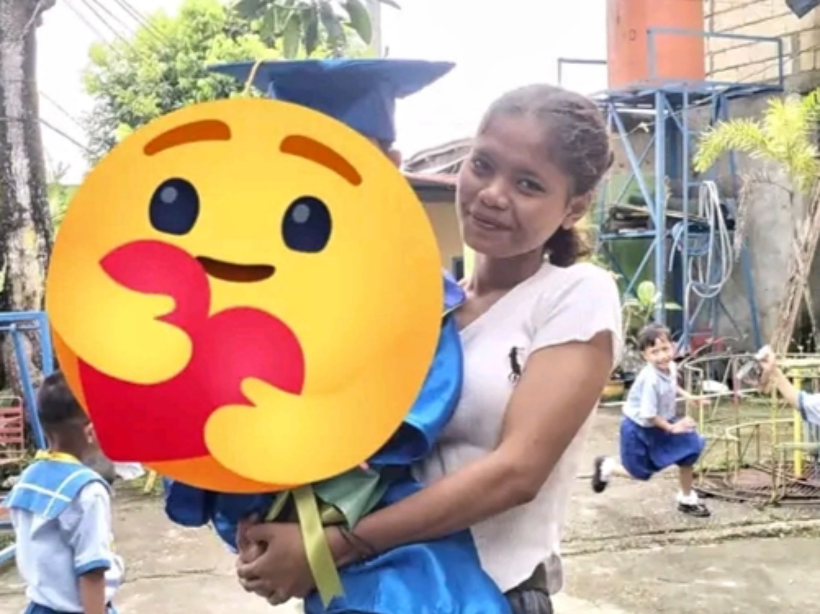 Remaja di Kendari Diduga Kabur dari Rumah, Tinggalkan Pesan WhatsApp untuk Ibunya Remaja di Kendari Diduga Kabur dari Rumah, Tinggalkan Pesan WhatsApp untuk Ibunya