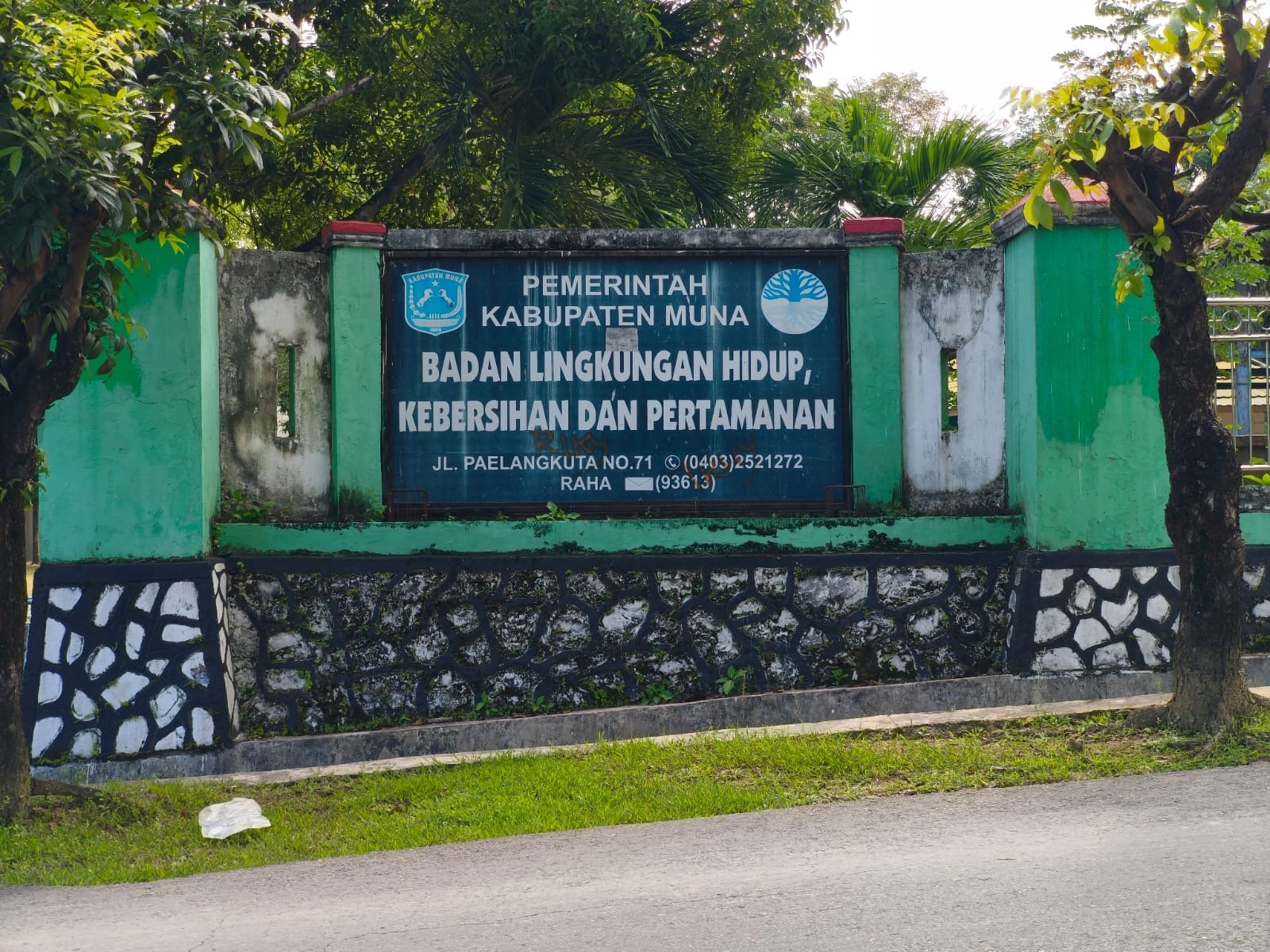 Kantor DLH Muna Kosong saat Jam Kerja, Tak Satu Pun Pegawai Terlihat Kantor DLH Muna Kosong saat Jam Kerja, Tak Satu Pun Pegawai Terlihat