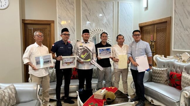 PT Swarna Dwipa Property Hibahkan Masjid hingga Puskesmas ke Pemkot Kendari