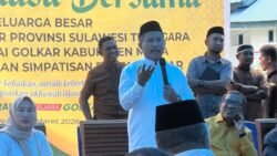 Golkar Sultra Bagikan 500 Paket Beras dan Buka Puasa Bersama Warga Tongkuno Raya