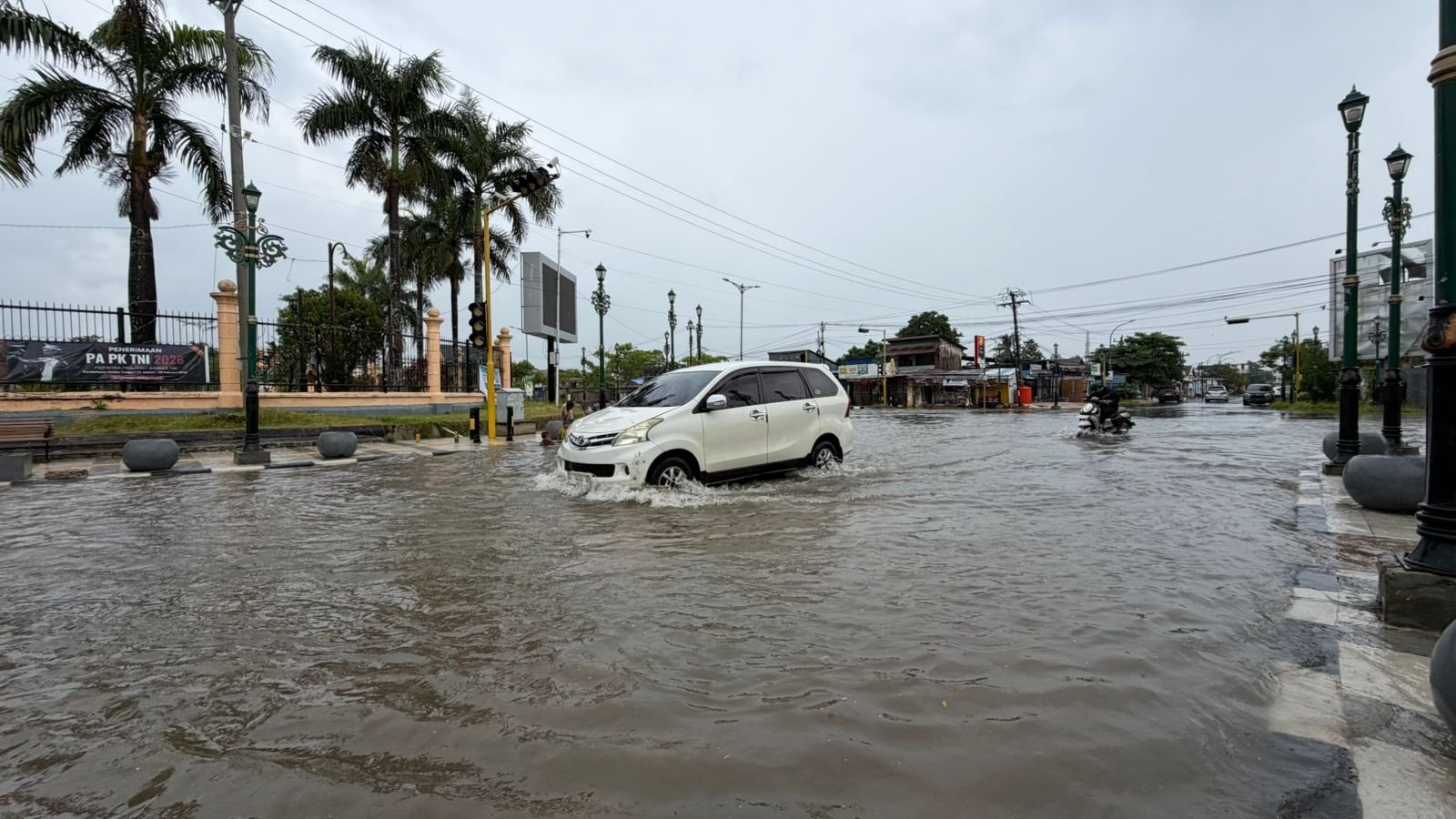 Diguyur Hujan Deras, Kawasan Eks MTQ Kendari Banjir Diguyur Hujan Deras, Kawasan Eks MTQ Kendari Banjir
