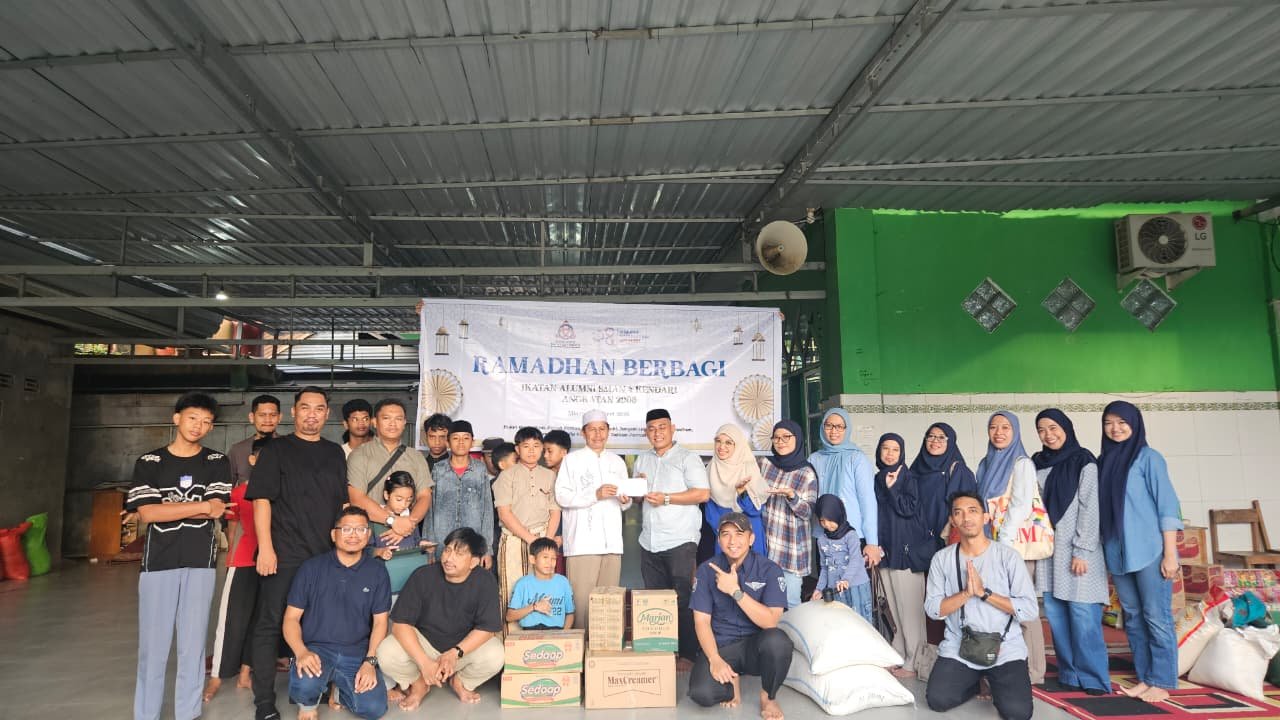 Tebar Kebaikan Ramadan, Alumni SMA Negeri 4 Kendari Berbagi di Pondok Pesantren Tebar Kebaikan Ramadan, Alumni SMA Negeri 4 Kendari Berbagi di Pondok Pesantren