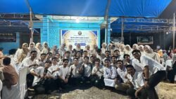 Buka Puasa dan Bagi Sembako, Aksi Pemuda Asaki Raya Konawe Ringankan Beban Warga Jelang Idulfitri