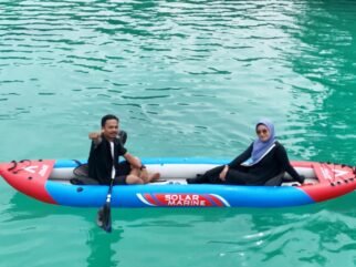 Wahana Paddle dan Kayak Jadi Primadona Wisatawan di Danau Napabale Muna